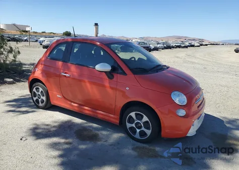 2014 Fiat 500 Electric z USA, uszkodzony, nr VIN 3C3CFFGE7ET291353